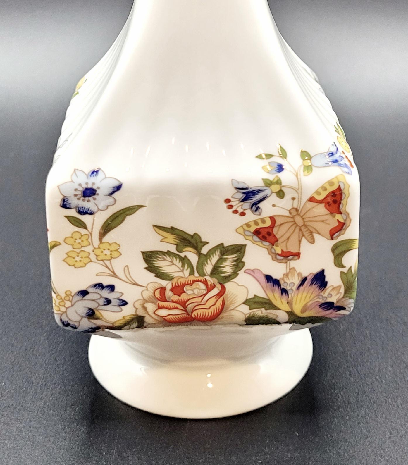 エインズレイ • コテージガーデン • 高級ボーンチャイナの花瓶