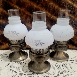 Lâmpadas de óleo vintage com fundo de latão - Vidro floral gravado - Conjunto de 3