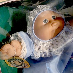 1985 Cabbage Patch Kids Preemie Doll Coleco Original Outfit Adoption Certificate