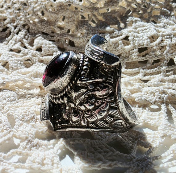 Vintage Bali Sterling Silver Garnet Ring: Handcra… - image 3