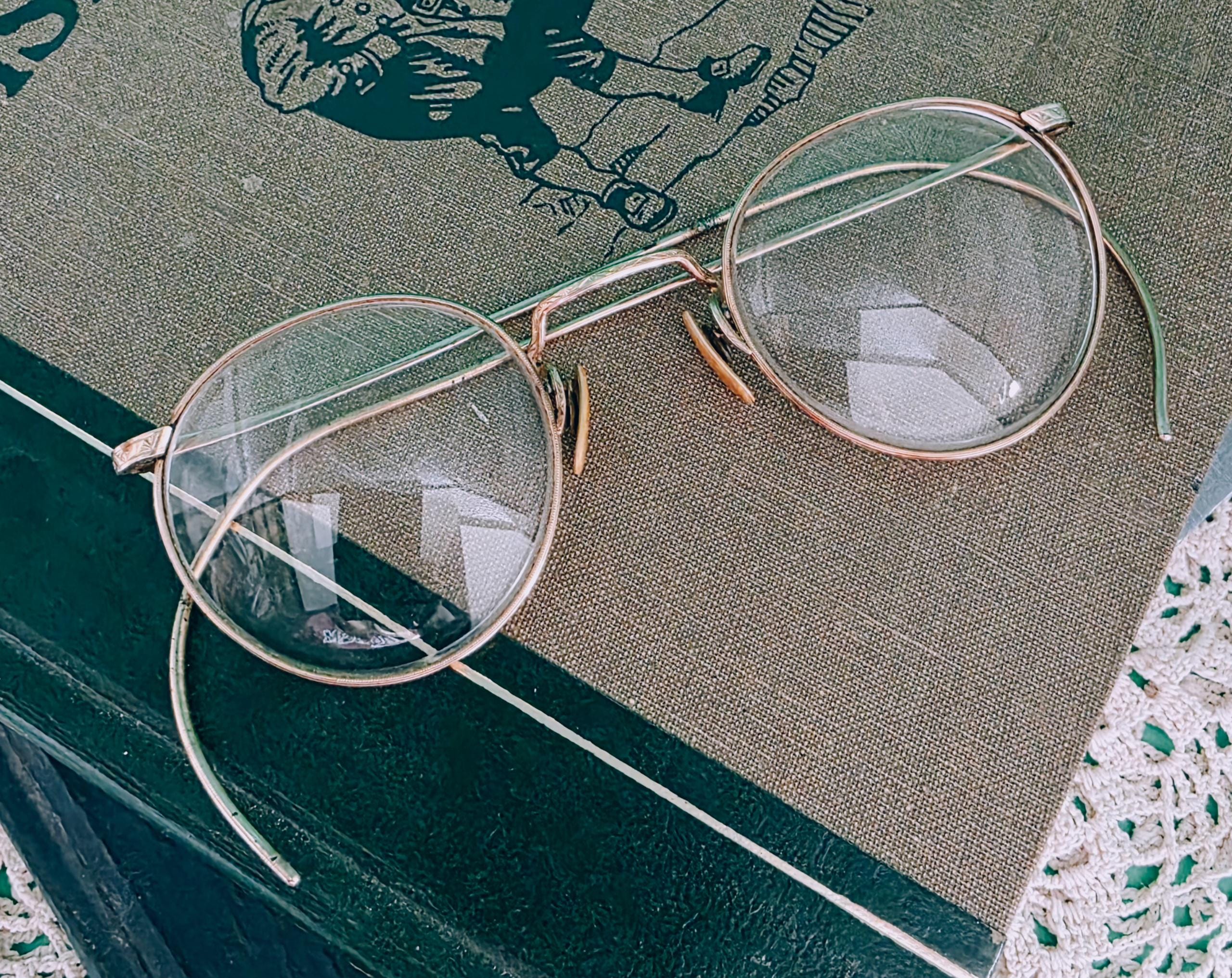 Antique 12K Gold Filled Eyeglasses | 1900s Windsor Style  display picture 1