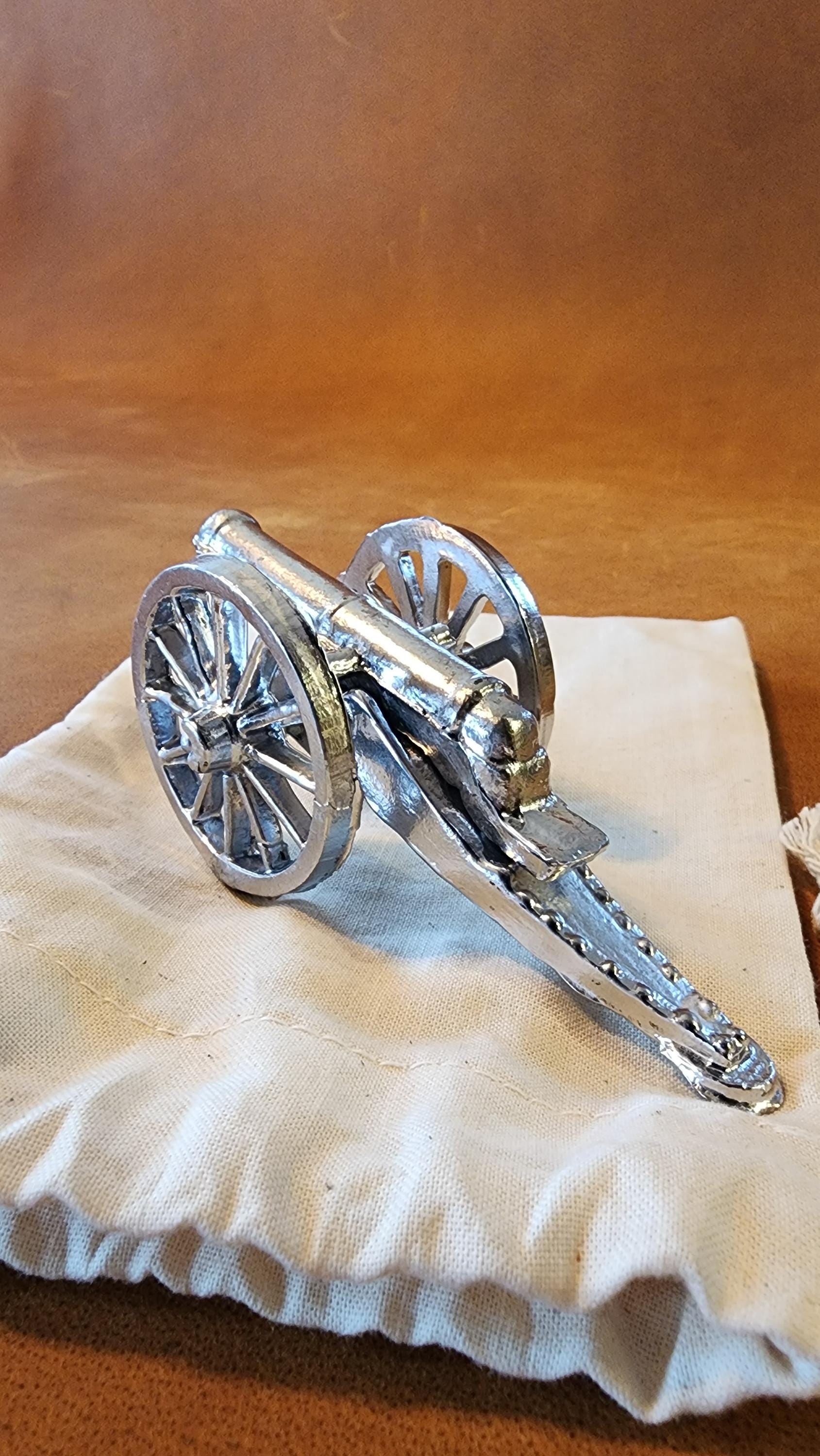 アンチモニー ミニチュアガン ヘッダー付き1ダース！ 1950年代？当時物 Vintage Toy Cannons - Etsy