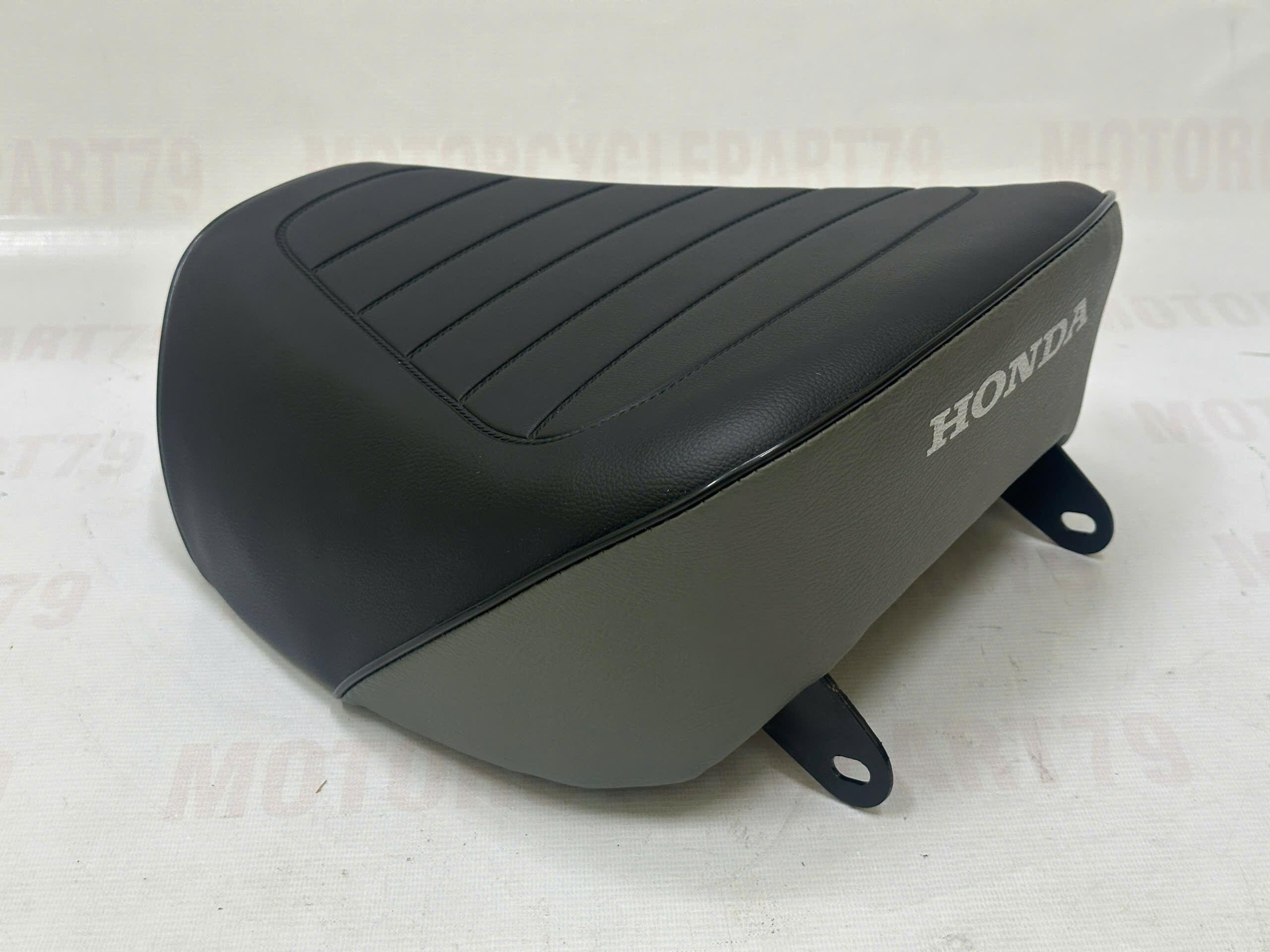 ホンダ ベンリィ CD125 CD125T バイクシート：ブラック コンプリート