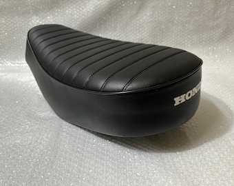 Honda XL 100 XL100 K0 1974-1975 New Complete Motorcycle Seat With Metal Pan.