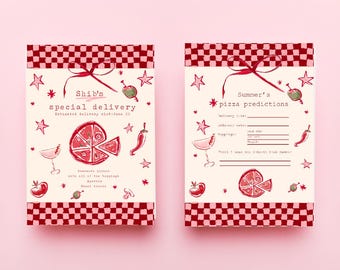Puede incluir: Dos tarjetas ilustradas con temática de pizza sobre un fondo rosa. Una tarjeta dice "Shib's special delivery" y la otra "Summer's pizza predictions". Ambas tarjetas tienen un borde a cuadros rojos y ilustraciones de porciones de pizza.