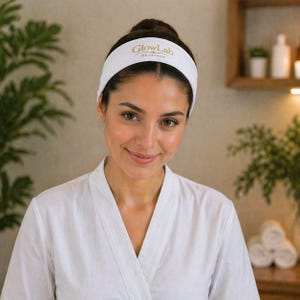 Personligt pannband med egen logotyp eller text för hudterapeut, broderat spa-pannband, personlig hudterapeut