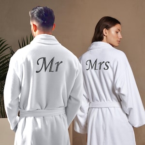 Mr and Mrs Two Set Bathrobes Personalized Wedding Gift Gown, Custom Bathrobes For Him & Her Anniversary Gift Embroidered Robes Gifts Couple