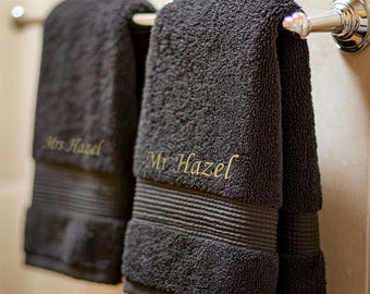 Bride and Groom, Two Towel Set Mr & Mrs Wedding Bath Towels, Custom Beach Towels, Bride Gifts, Personalized Embroidered Towels,Towel Gift