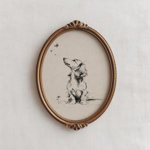 Bassotto a pelo lungo con farfalle / Schizzo minimalista di un bassotto / Disegno estetico di un cucciolo / Decorazione per la cameretta con bassotto