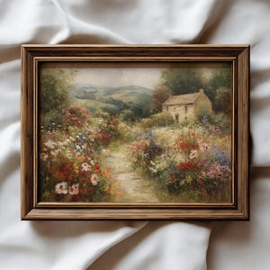 Puede incluir: Pintura de paisaje enmarcada que representa una cabaña entre flores coloridas y un camino sinuoso. La obra de arte presenta una paleta de colores cálidos con tonos de verde, rojo y amarillo, creando una escena serena y acogedora.