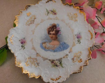 Lovely Dresden Style Portrait Young Lady Cameo Plate Gold Gilt Accents Cabinet Display Victorian to Edwardian Antique