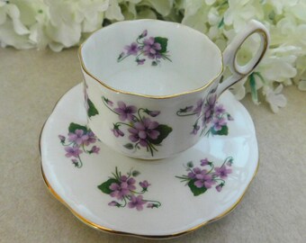 Elizabethan Fine Bone China Cup & Saucer Tea Purple Violets floral sprays Vintage England Demitasse Gold Gilt Teacup