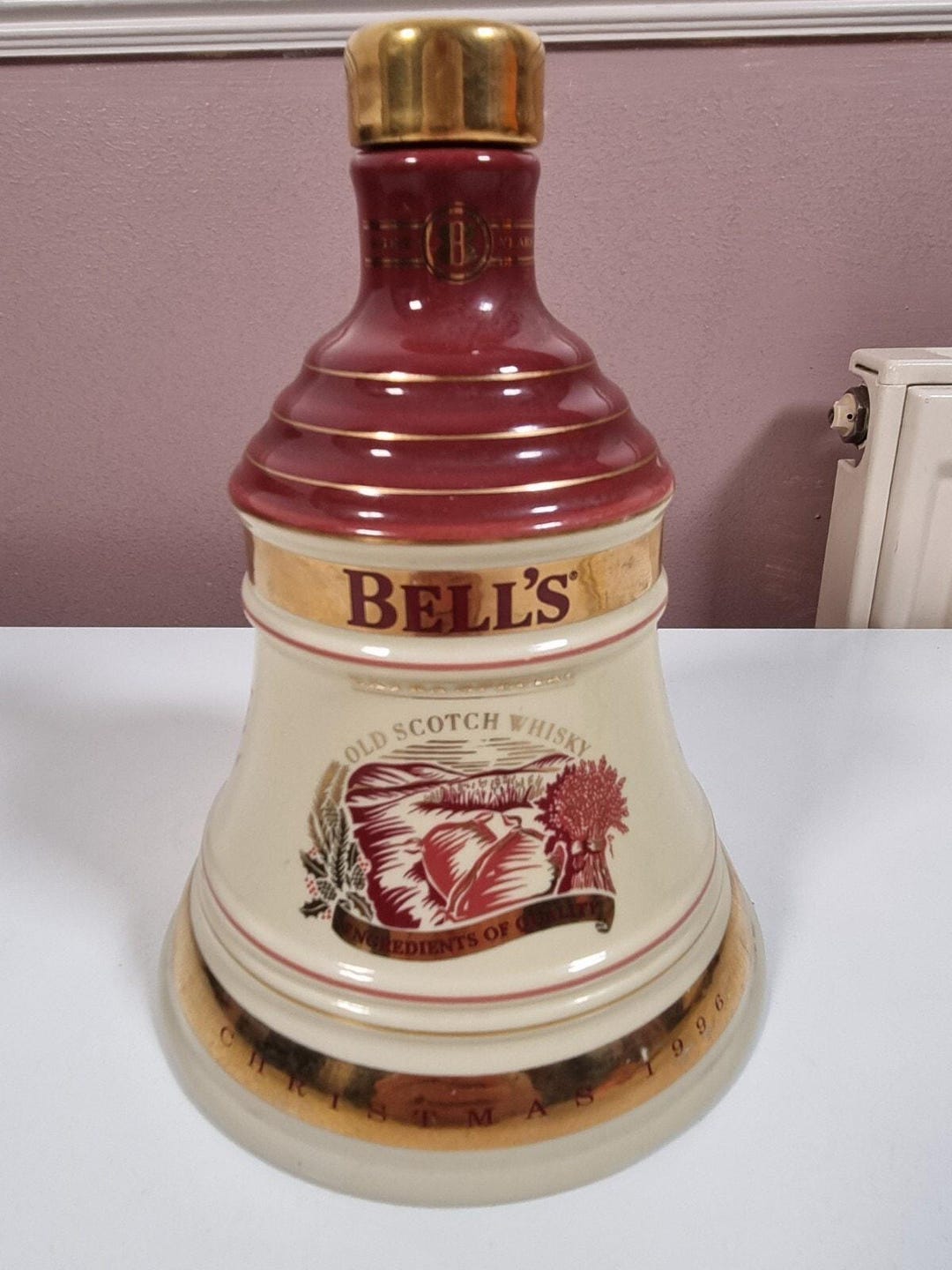 Vintage - Bell's Old Scotch Whisky Christmas 1996 Decanter Bottle