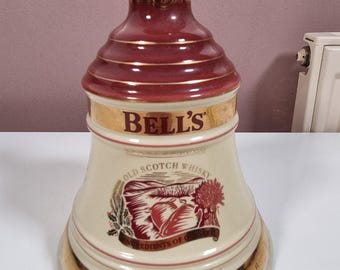Vintage - Bell's Old Scotch Whisky Christmas 1996 Decanter Bottle