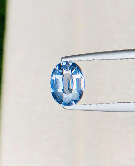 認定0.63カラットタンザニア産ブルーカラーチェンジスピネル - 婚約