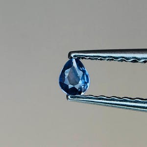 World Rarest, Benitoite, loose gemstone, 0.05 ct