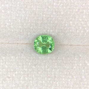 Natural Tsavorite Garnet Gemstone - Vivid Green - Earth-Mined 1.45 ct