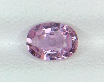 Zafiro púrpura de Madagascar de 1,01 ct sin cabeza