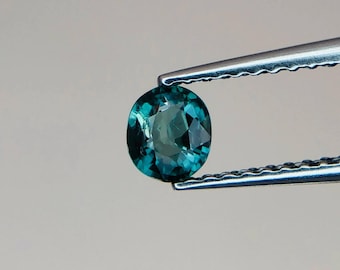 0,18 Ct BELLE COULEUR NON CHAUFFÉE GRANDIDIERITE DE MADAGASCAR