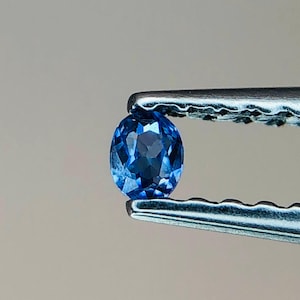 World Rarest, Benitoite, loose gemstone, 0.05 ct