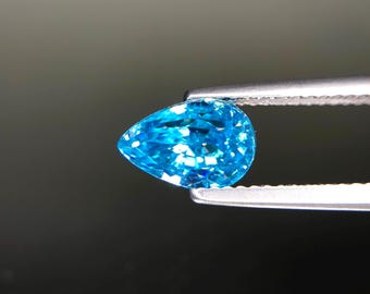 Circón azul intenso de Camboya, limpio a simple vista y brillante. Calidad de joyería. 3,17 ct.