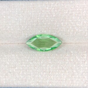 Natural Tsavorite Garnet Gemstone - Vivid Green - Earth-Mined 1.71 ct