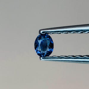 World Rarest, Benitoite, loose gemstone, 0.05 ct