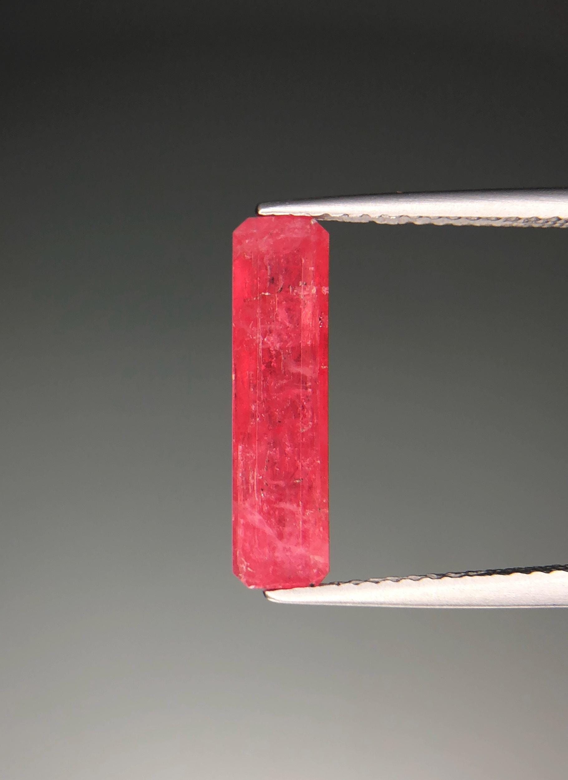 TOP TOP !! RHODOLITE ROSE ORANGE DE MADAGASCAR : 6.8 mm x 4.6 mm