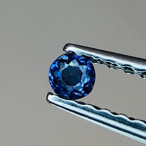 World Rarest, Benitoite, loose gemstone, 0.05 ct