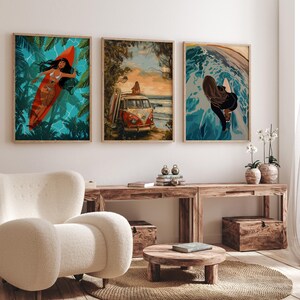 Póster costero, póster de verano, decoración de casa de verano, decoración de casa de playa, póster de chica surfista, póster de moda, arte mural de tabla de surf