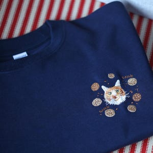 Aangepaste huisdiersweater met foto, geborduurde gepersonaliseerde huisdierportret naam hoodie, aangepast ontwerpshirt met dessertthema, cadeau kat moeder/vader