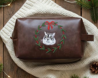 Embroidered Cat Christmas Wreath Makeup Bag - Personalized Pet Portrait Toiletry Pouch, Mother'S Day Gifts