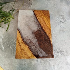 Olive Wood and Resin Cheese Board, Resin Cutting Board, Epoxy Resin Art, New Home Gift, Custom Charcuterie Board