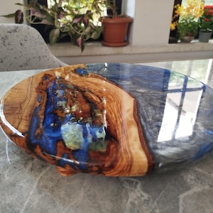 Olive Wood Charcuterie Board with leg, Cheese Board, Epoxy Resin Art, New Home Gift, Customized cutting board, Unique gift for her