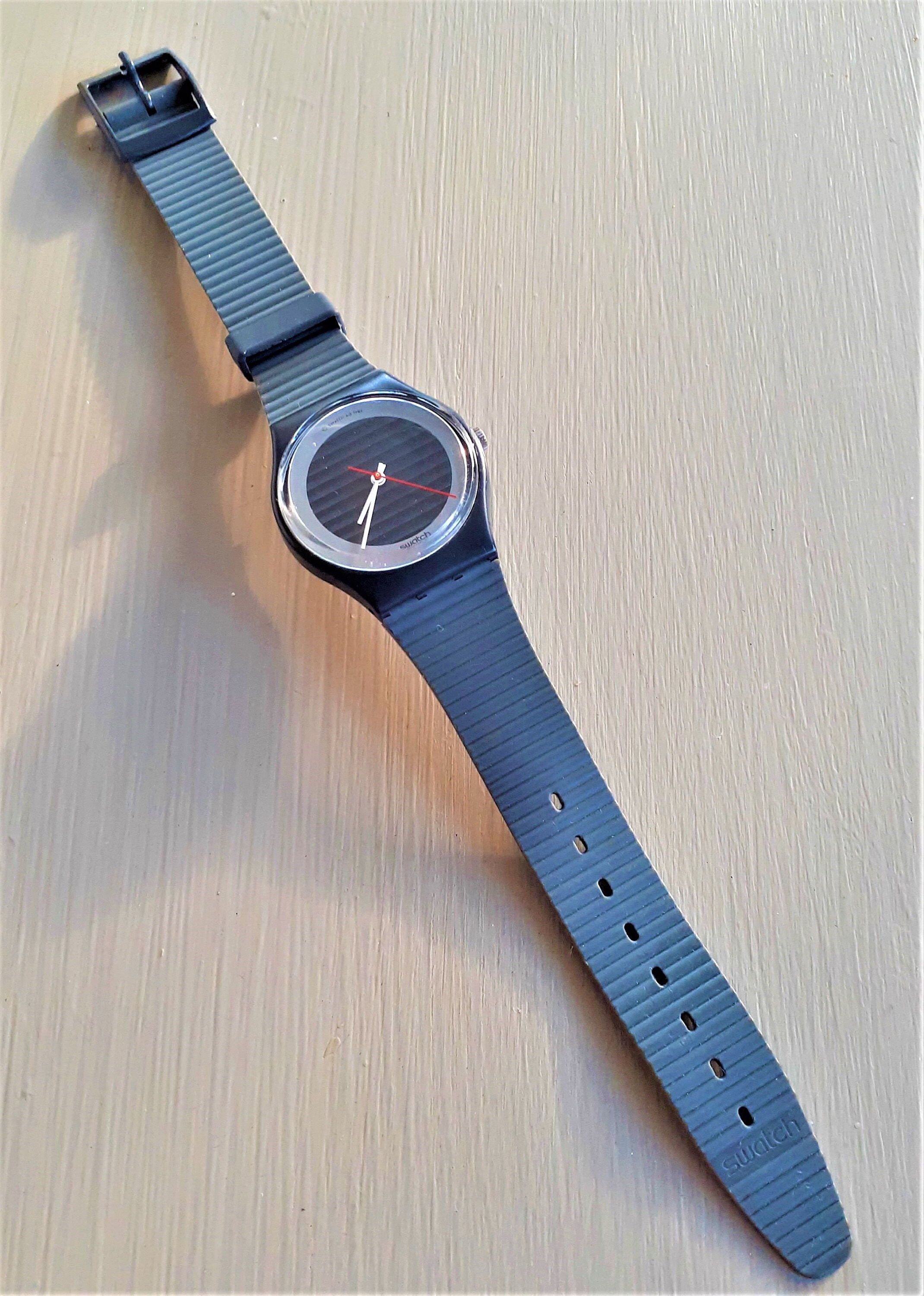 Swatch Watch - GA105 - SILVER CIRCLE 1987 Vintage Gents Swatch  main image 2