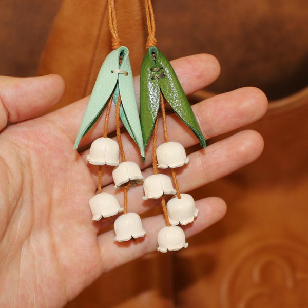 Maiglöckchen Taschenanhänger aus Leder, handgefertigte Mini Blume Lilie Handtasche Anhänger