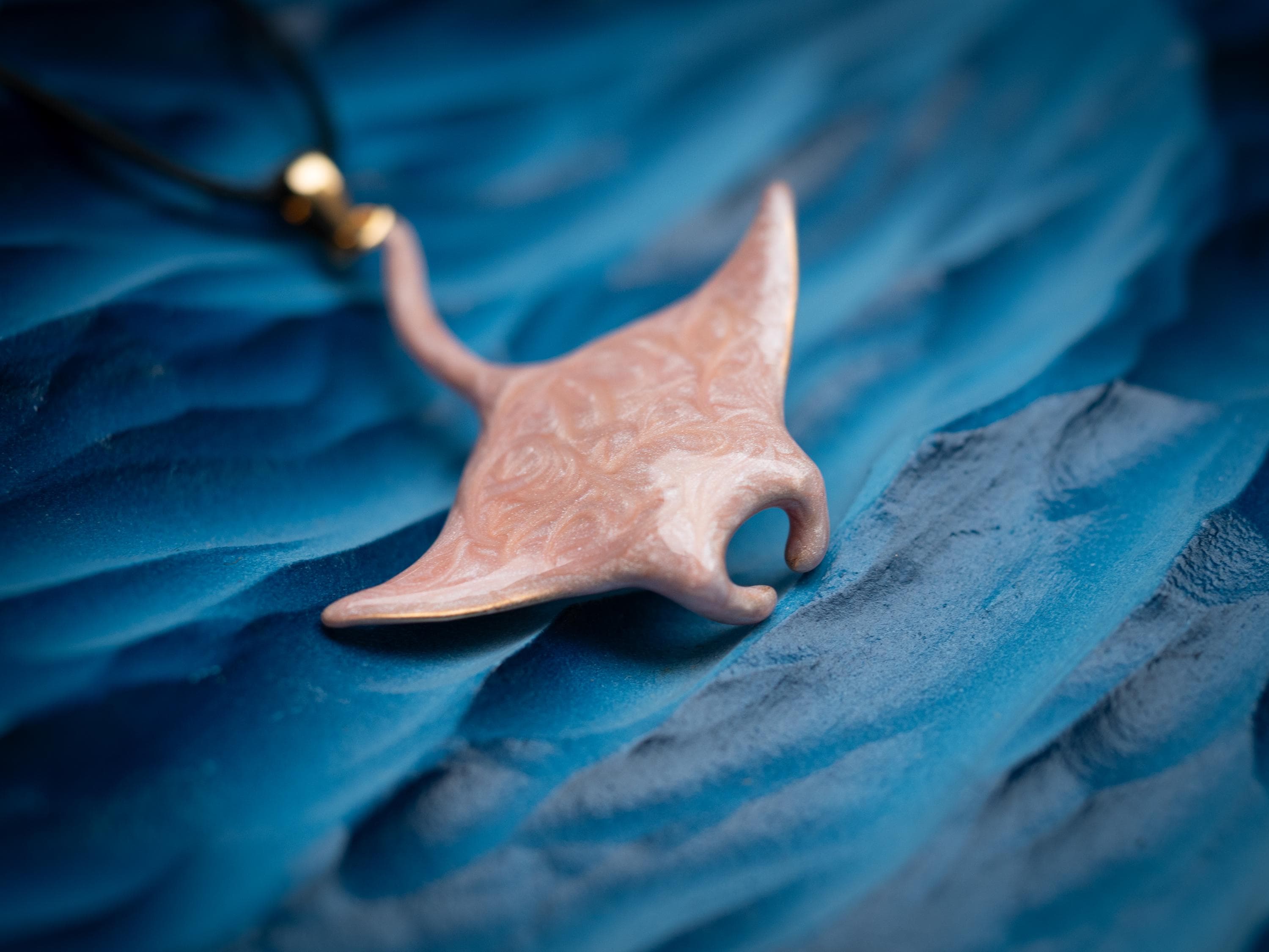 Pink Manta Ray Necklace- the Only Pink Manta Ray in the World（1.4