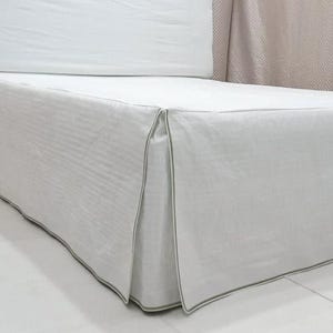 Edge embroidery Cotton Quilted Bed skirt 400 Thread Count White 100% Cotton Sateen Bed Skirt Three Sided Coverage with Platform