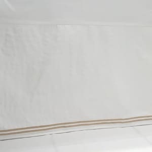 Edge double embroidery Cotton Quilted Bed skirt 400 Thread Count White 100% Cotton Sateen Bed Skirt Three Sided Coverage with Platform