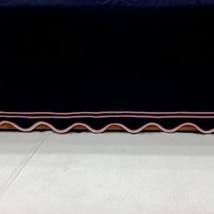 Black 400 Thread Count Cotton Sateen Scalloped and Double Border embroidery Bed Skirt Three Sided Coverage with Platform