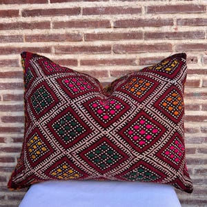 Handmade Moroccan Kilim Pillow Cover: Vintage Boho Decor
