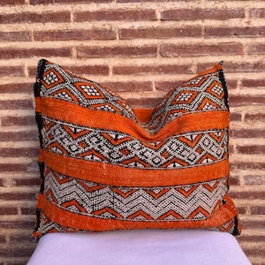 Handmade Moroccan Wool Kilim Pillow Cover: Boho Farmhouse Decor