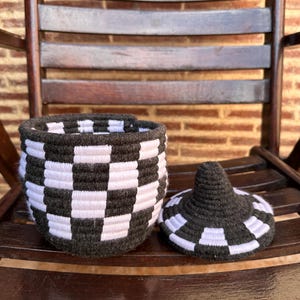 Handmade Berber Basket: Moroccan Woven Straw Storage with Lid