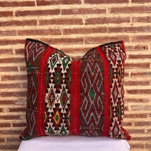 Handmade Moroccan Kilim Pillow Cover: Vintage Boho Decor (43x40cm)