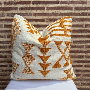 Handmade Moroccan Kilim Pillow Cover: Vintage Boho Decor (44cm)
