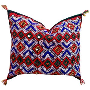 Handmade Berber Wool Pillow Cover: Vintage Moroccan Boho Decor (23.62x19.69)