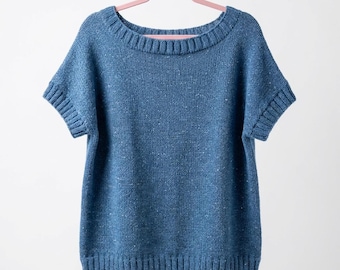 Strickmuster für einen lässigen Kurzarmpullover mit U-Boot-Ausschnitt (PDF)