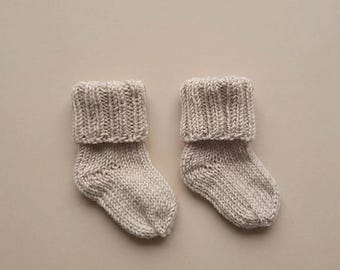 Baby Socken Frühchen Baby Socken Strickmuster PDF, kleine Neugeborene Booties, nahtlose gerippte Socken (digitaler Download)