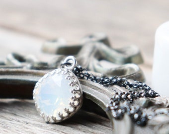 Unisex White Opal Necklace - Cute Cabochon Pendant - Mens & Womens Necklaces - Vintage Locket Chain Pendants -Sterling Silver Chain Necklace