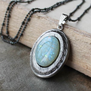 Beautiful Vintage Style Locket - Charm Necklace for Girls/Women - Opal Handmade Necklace - Unique Bridesmaid Stunning Jewelry – Pendant Gift